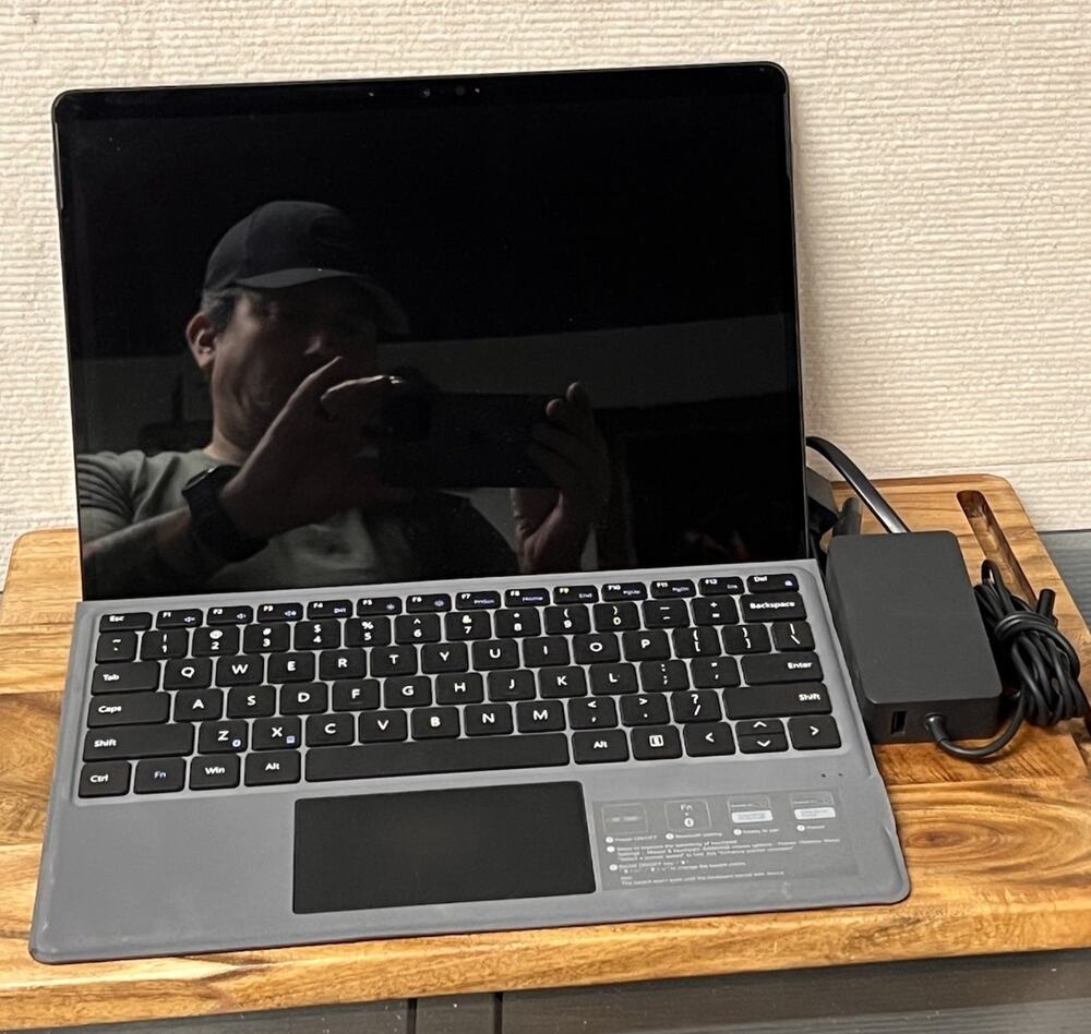 Microsoft Surface Pro X (Model 1876) w/ Finie Keyboard & Charging Block 128 G